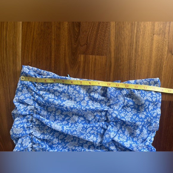 Micro-mini low-rise ruffle + ruched skirt blue w/ white flowers Zara US M - Picture 5 of 7